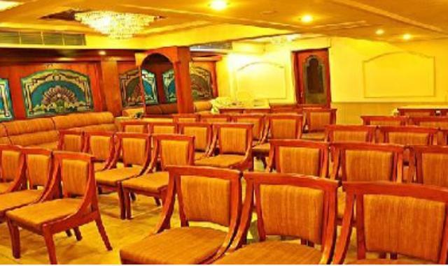 Golden Plaza Hotel Ahmedabad Exterior photo